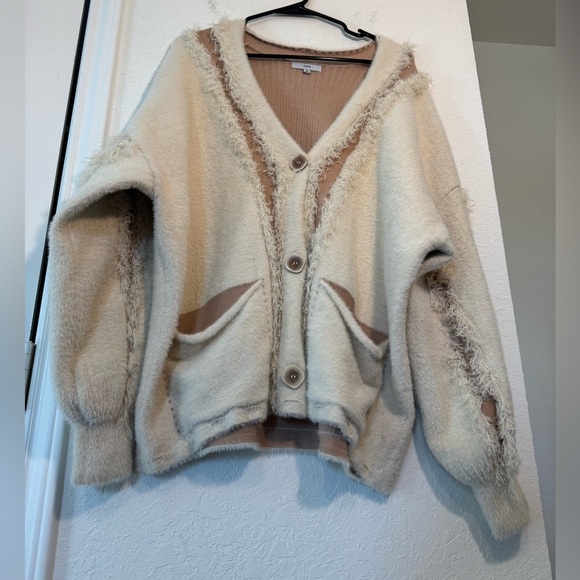 Fate Oversized Distressed Cream Button Up Sweater Womens Size Medium - Picture 3 of 9